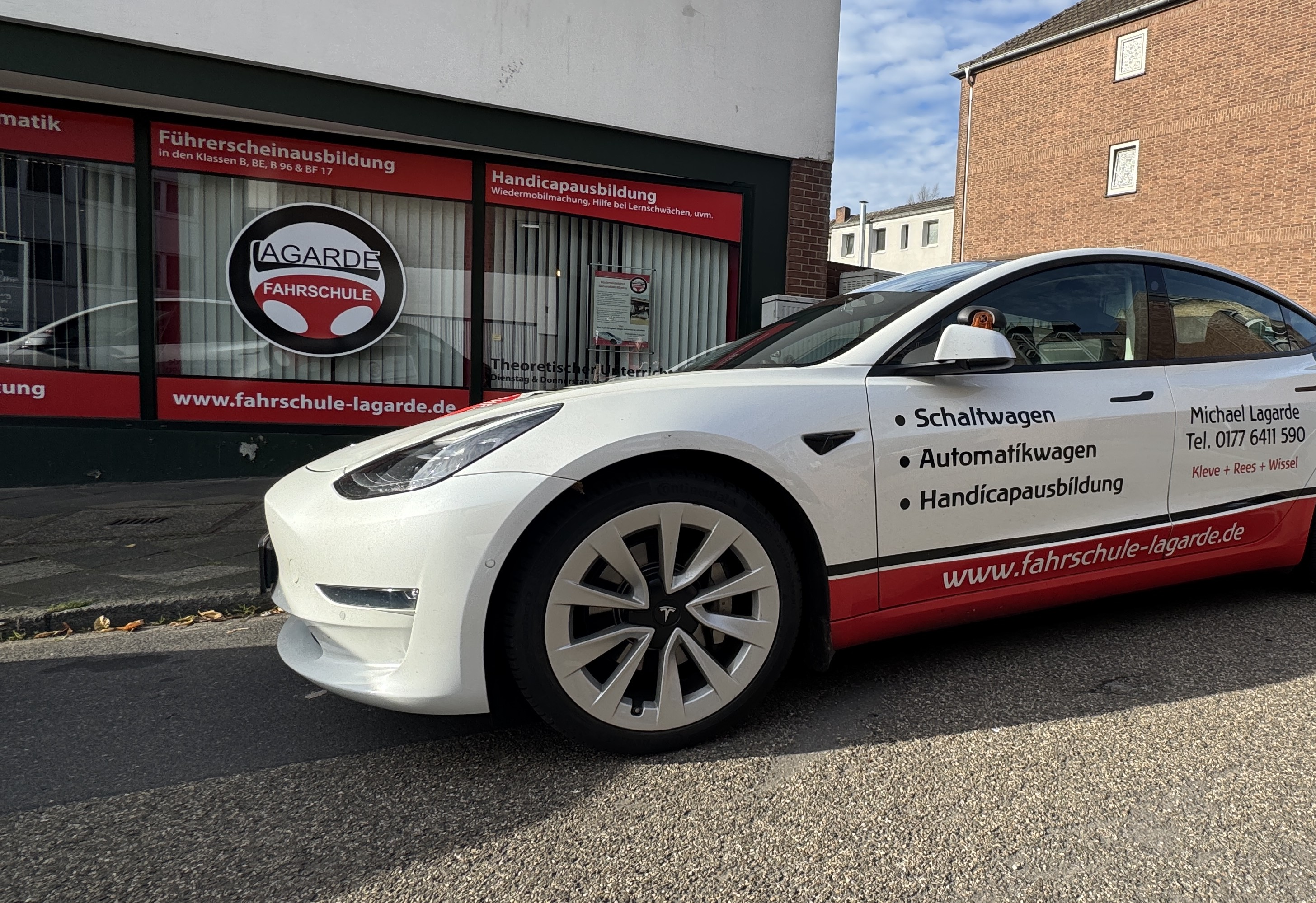 Fahrschule Lagarde Fahrzeug